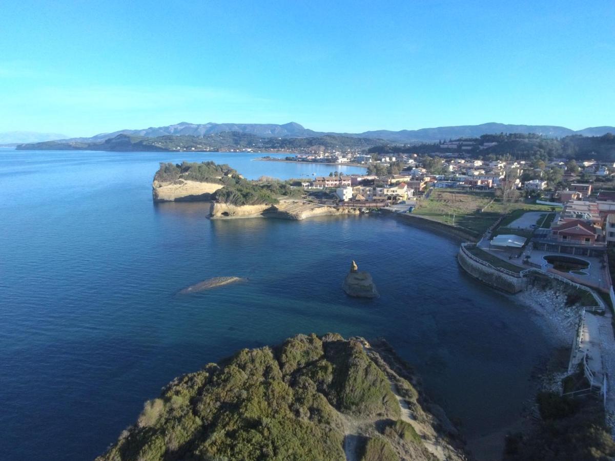 Beautiful Nearby Beach House With Garden, Private Pool And Large Yard Sidárion Exterior photo