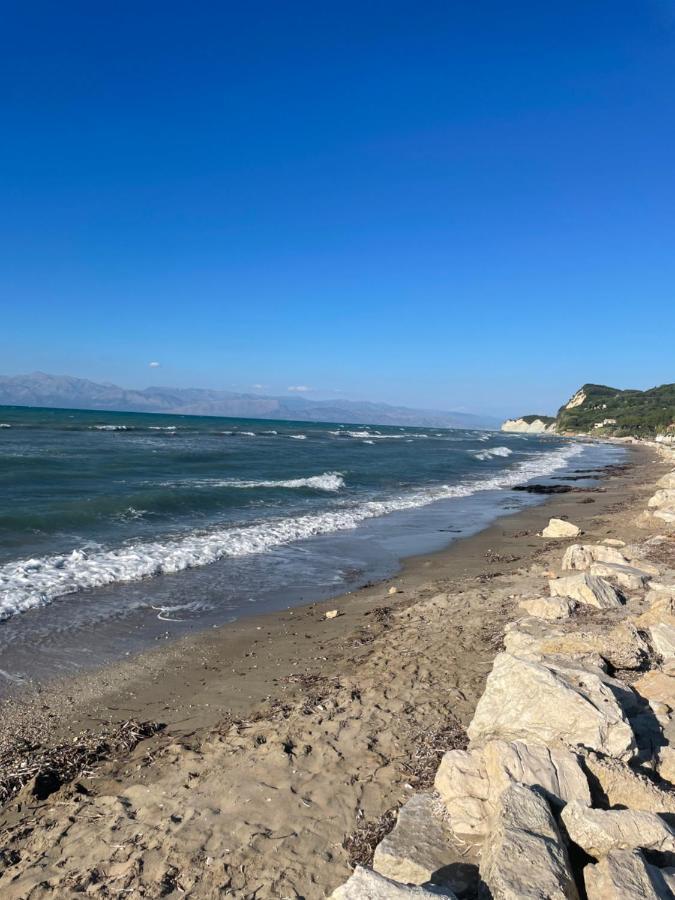 Beautiful Nearby Beach House With Garden, Private Pool And Large Yard Sidárion Exterior photo