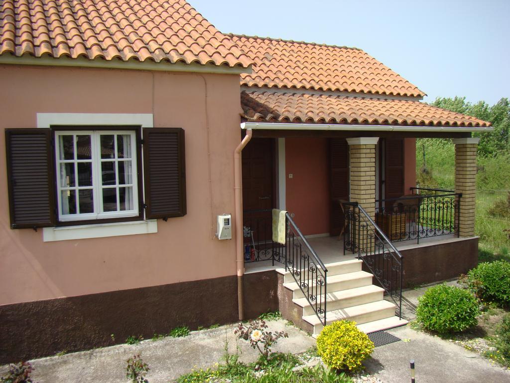Beautiful Nearby Beach House With Garden, Private Pool And Large Yard Sidárion Exterior photo